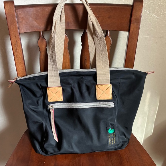 Dooney & Bourke Handbags - Dooney & Bourke Tote